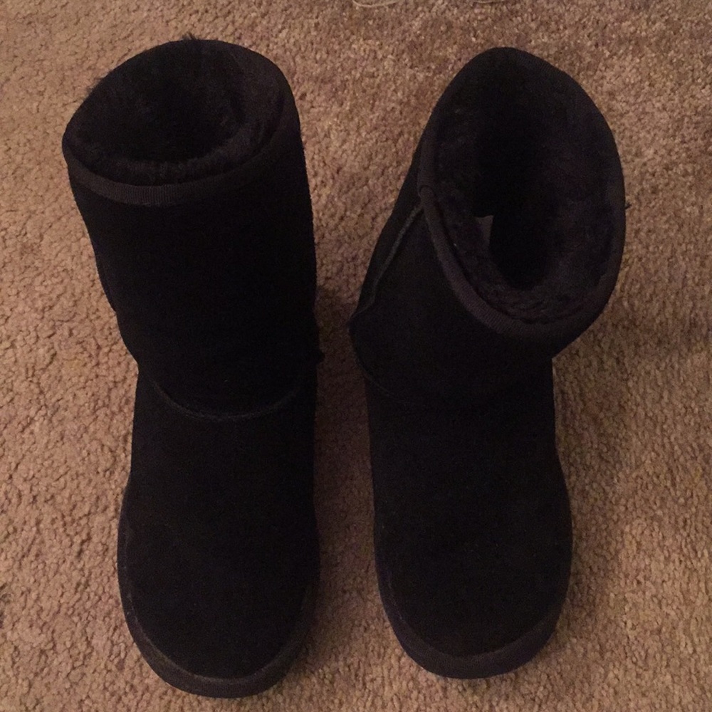 UGG Black Short Boots Sz 7.